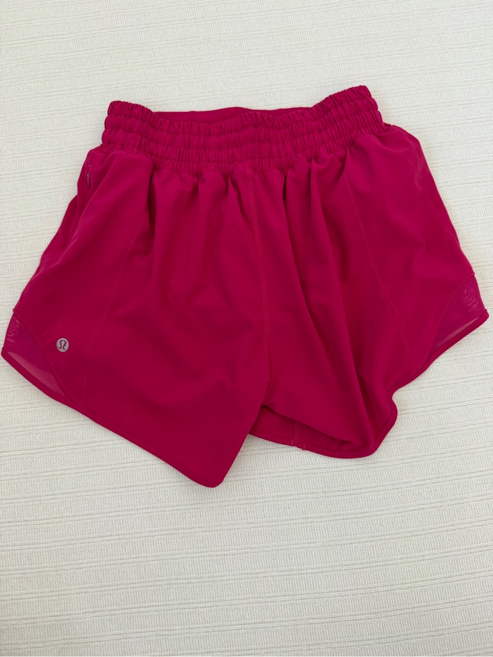 Lululemon Hotty Hot High Rise Lined Shorts 4” Sonic Pink Size 2 BeS2